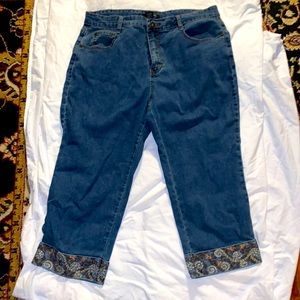 Roz & Ali Capri jeans with embroidery and beaded trim! Absolutely adorable!